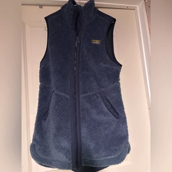 L.L. Bean Women’s Sherpa Fleece Vest - NWOT - Picture 3 of 9